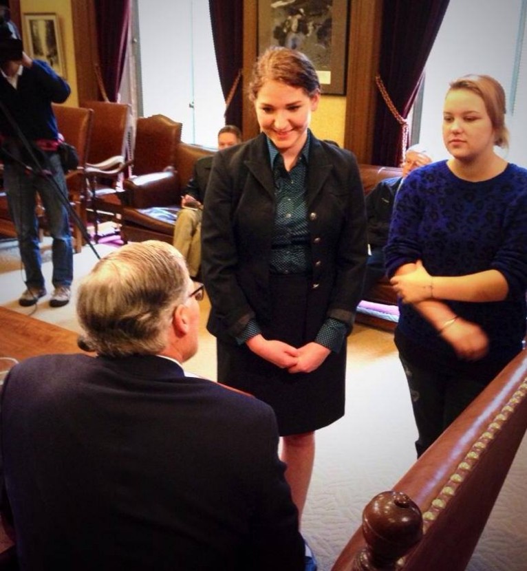 Brandy Sincyr met with Gov. Jay Inslee after he signed the Homeless Children Education Act in 2014. Image courtesy Brandy Sincyr.